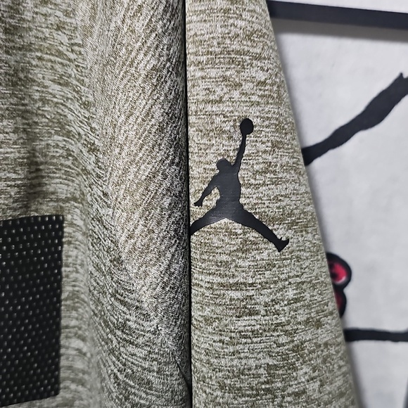 Jordan Grayish Green Men's Hoodie Size Large - Picture 2 of 7